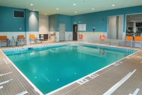 Holiday Inn Express & Suites Victoria-Colwood by IHG - Piscine