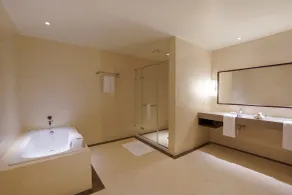 CHECK Inn Taichung LaiLai - Bathroom