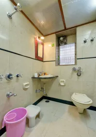 Hotel Royal Castle - Bathroom