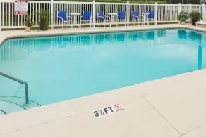 Days Inn by Wyndham Madison - Pool