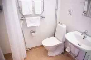Stiftsgården Vårdnäs Hotell - Salle de bain