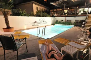 ROESLI Guest House - Pool