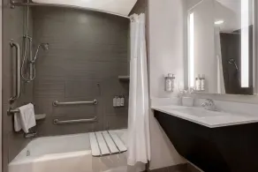 Holiday Inn Express & Suites - Kansas City KU Medical Center by IHG - Salle de bain