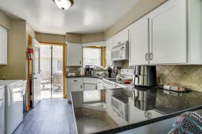 South Saint Paul Duplex w/ Deck & Gas Grill - Innenbereich
