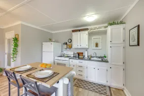 Pet-friendly Studio w/ Yard & Fire Pit in Vilonia! - Interior