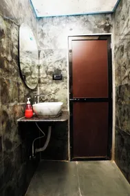 Hotel Versova Inn - Badezimmer