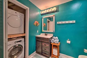 Oceanfront Texas Condo w/ Pool: Pets Stay Free - Innvendig