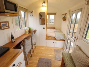 Shepherds Hut - Ash - Room