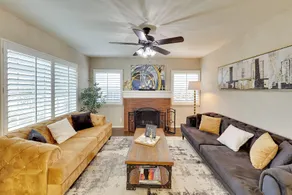 4 Mi to Dtwn: Riverside Gem w/ Pool & Game Room - Innenbereich