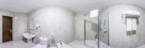 Royal Palace Hotel - Bathroom