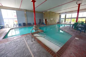 Crown Choice Inn & Suites Lakeview and Waterpark - Piscine