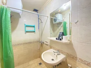 Simply 2BR at Majesty Apartment - Badeværelse