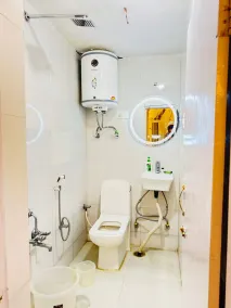 Gulmarg Palace Resorts - Bathroom