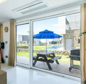 Chandelier Pension - Ausblick vom Zimmer