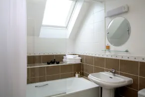 Basingstoke Apartments - Westlands House, City Centre, Home-From-Home - Bathroom