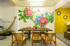 The Neighbors Hostel - Lobby sitting area