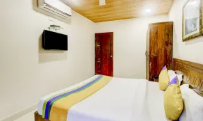 The New Hill Retreat - Room