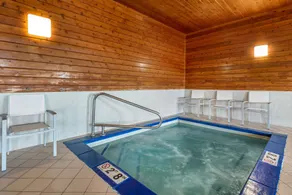 Country Inn & Suites by Radisson, Watertown, SD - Pool