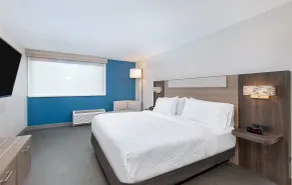 Holiday Inn Express Atlanta Airport - North by IHG - Room