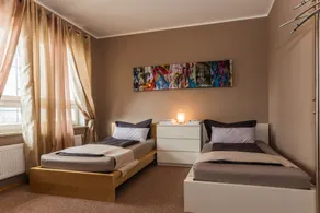 Garden House   & Eastpark Apartments - Room