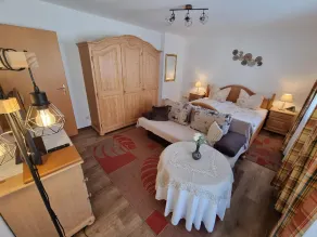 Exquisito apartamento vacacional con barbacoa y terraza - Habitación