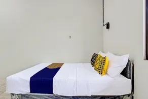 Hotel O Kristin Homestay - Room