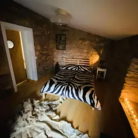 Tranquil 3-bedroom House Retreat Near River Beach - Camera