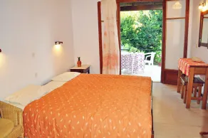 Beach house Yannis 3 in Agios Gordios Beach on Corfu - Room