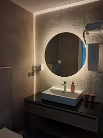 Oregano Side - Bathroom