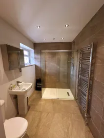 Stylish Happiness Home - Surrey - Salle de bain