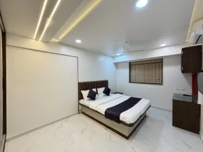 Hotel Lotus - Near Tech Park, Balewadi - Zimmer