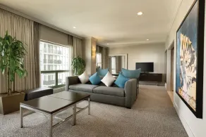 Hilton Chicago/Magnificent Mile Suites - Vue de la chambre