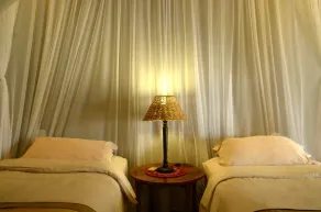 Tingala Lodge - Bed in the Bush - Room