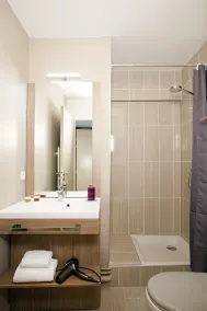 Séjours & Affaires Lille-Europe - Salle de bain