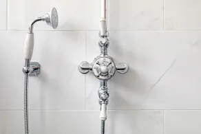 Buxton Crescent - Bathroom