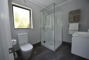 BKs Palm Court Motor Lodge - Baño