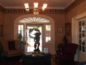 Inn Upon Moon River Plantation - Hall