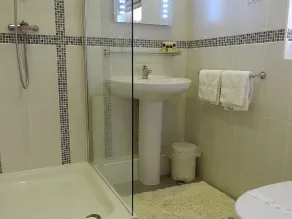 The Chudleigh - Bathroom