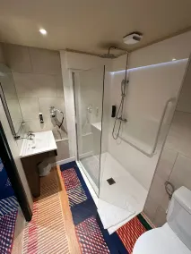 B&B HOTEL Saint-Pierre-en-Faucigny Bonneville - Badeværelse