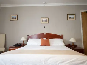 The Rest and Be Thankful Inn - Room