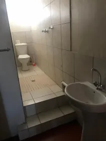 Businessburg Hotel - Bathroom