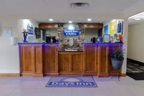 Days Inn & Suites by Wyndham Commerce - Réception