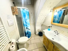 Apt 3 Infinity Pool, Extensive Grounds With Shrubs - Flowers, Jacuzzi - Sleeps 4 - Badezimmer