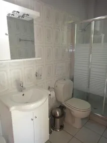 Victorias Rooms - Bathroom