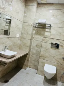 Hotel Royal Aana Inn - Baño