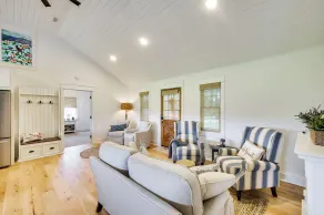 Modern Altavista Farmhouse w/ Countryside Views - Interiör