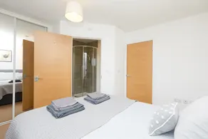 Derby 2 Bed House 3 Min Walk to Hospital - Room