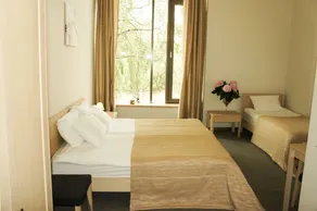 Zaliasis slenis - Self check-in hotel - Free parking - Room