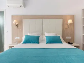 Hostal Menurka - Room