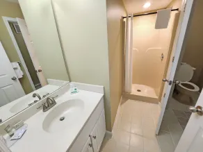 Pointes North Beachfront Hotel - 2 Person Spa Tub Studios - Bathroom